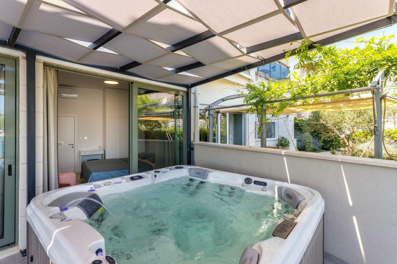 Luxury Apartment With Hot Tub โอมิช ภายนอก รูปภาพ