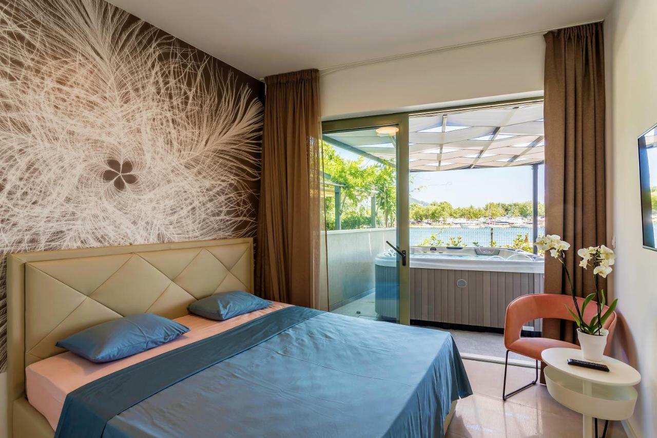 Luxury Apartment With Hot Tub โอมิช ภายนอก รูปภาพ
