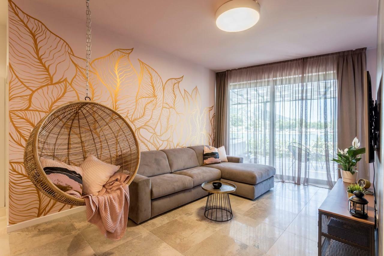 Luxury Apartment With Hot Tub โอมิช ภายนอก รูปภาพ